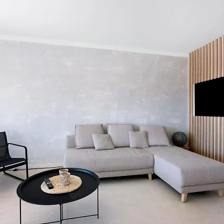 Juan Les Pins Centre 2p La Dryade Антиб