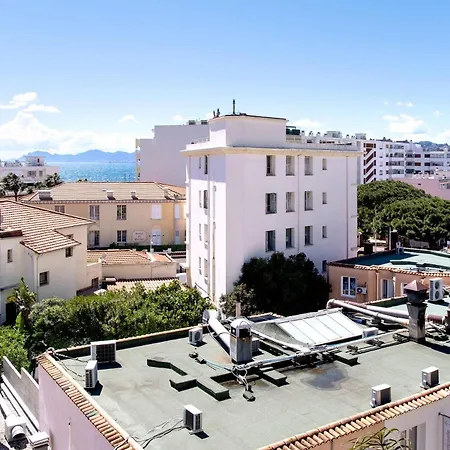 Juan Les Pins Centre 2p La Dryade Антиб